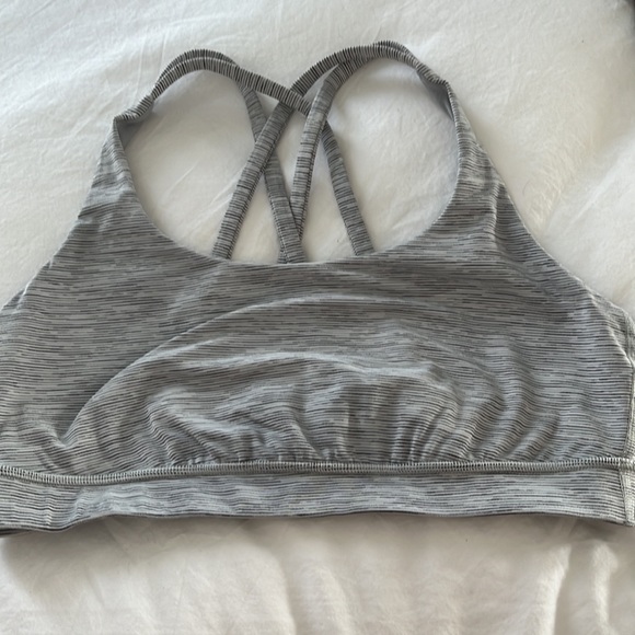 Lululemon sports bra good condition size 8 cris cross back really nice - Picture 2 of 6